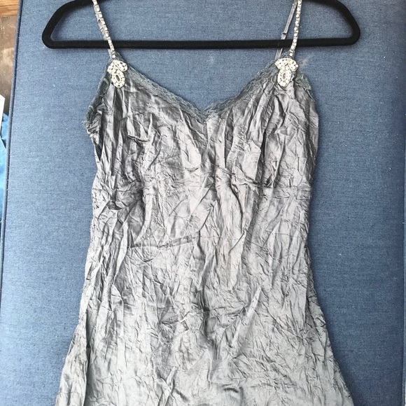 Silk Top with beaded rhinestones. - Picture 4 of 6